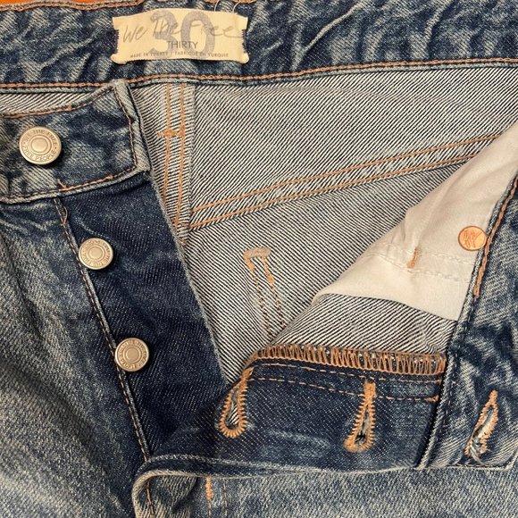 We The Free Jeans Women's Size 30 Medium Wash Distressed Fringe Edge - Picture 5 of 7
